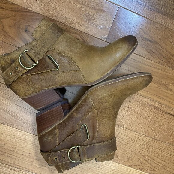 Clarks Artisan 8.5 Spye Belle Ankle Boots Camel Distressed Leather Zip Booties - Picture 10 of 10